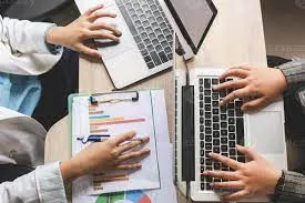 Navigating the Choice Between Freelancers and Employees: Making Informed Decisions